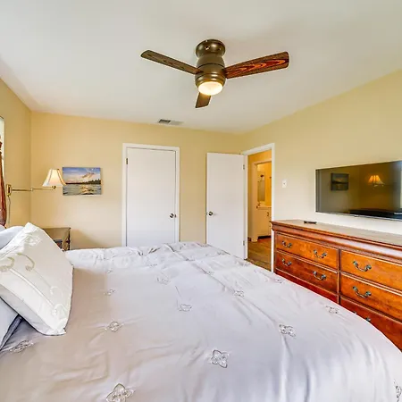 Sunny San Antonio Home Near Downtown Pets Welcome